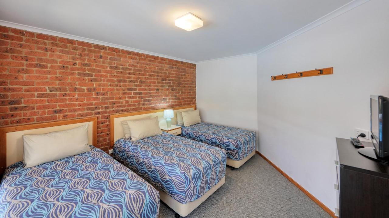 Tooleybuc Club Motor Inn Zewnętrze zdjęcie