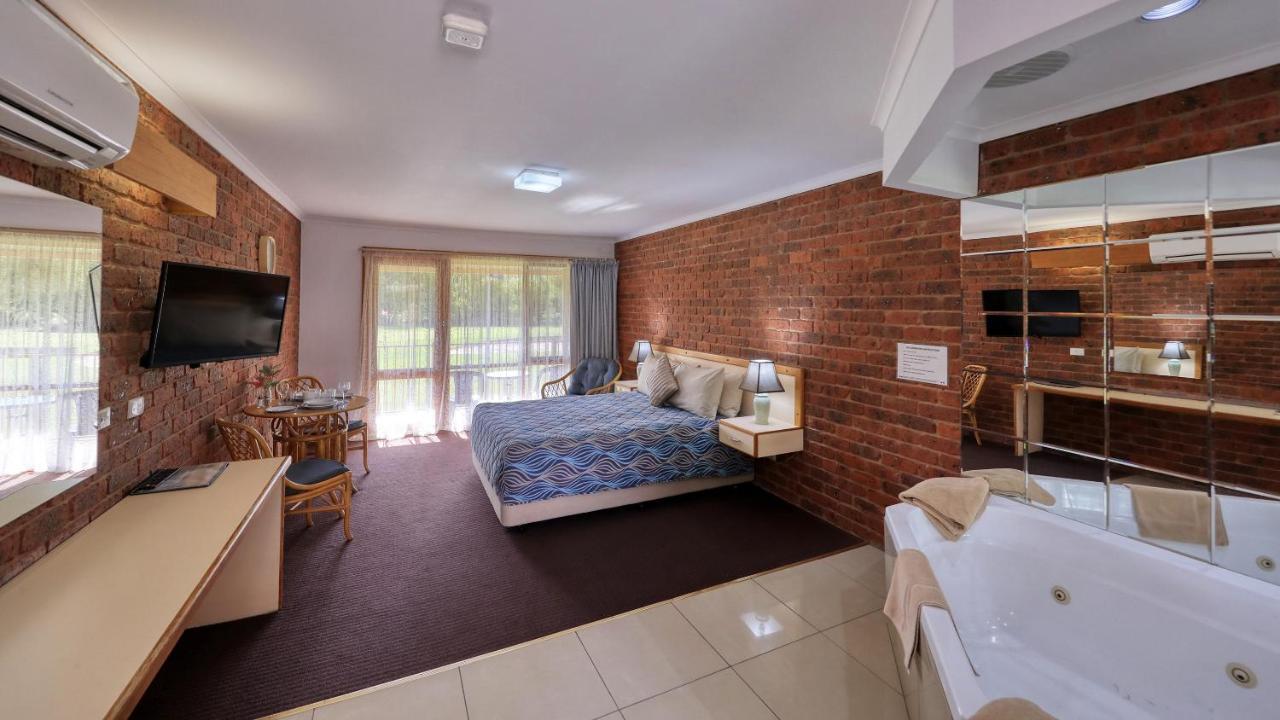 Tooleybuc Club Motor Inn Zewnętrze zdjęcie